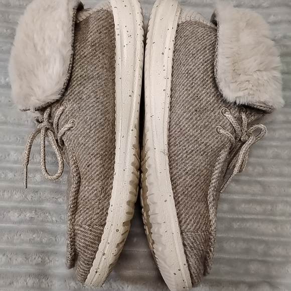 Hey Dude womens britt nut size 6 lace up booties Sherpa Lined Slip On Loafers - Picture 8 of 16